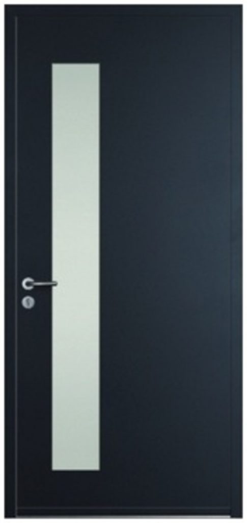 Visuel d'une porte en aluminium noire avec vitrage rectangulaire sur la hauteur de la porte du coté poignée